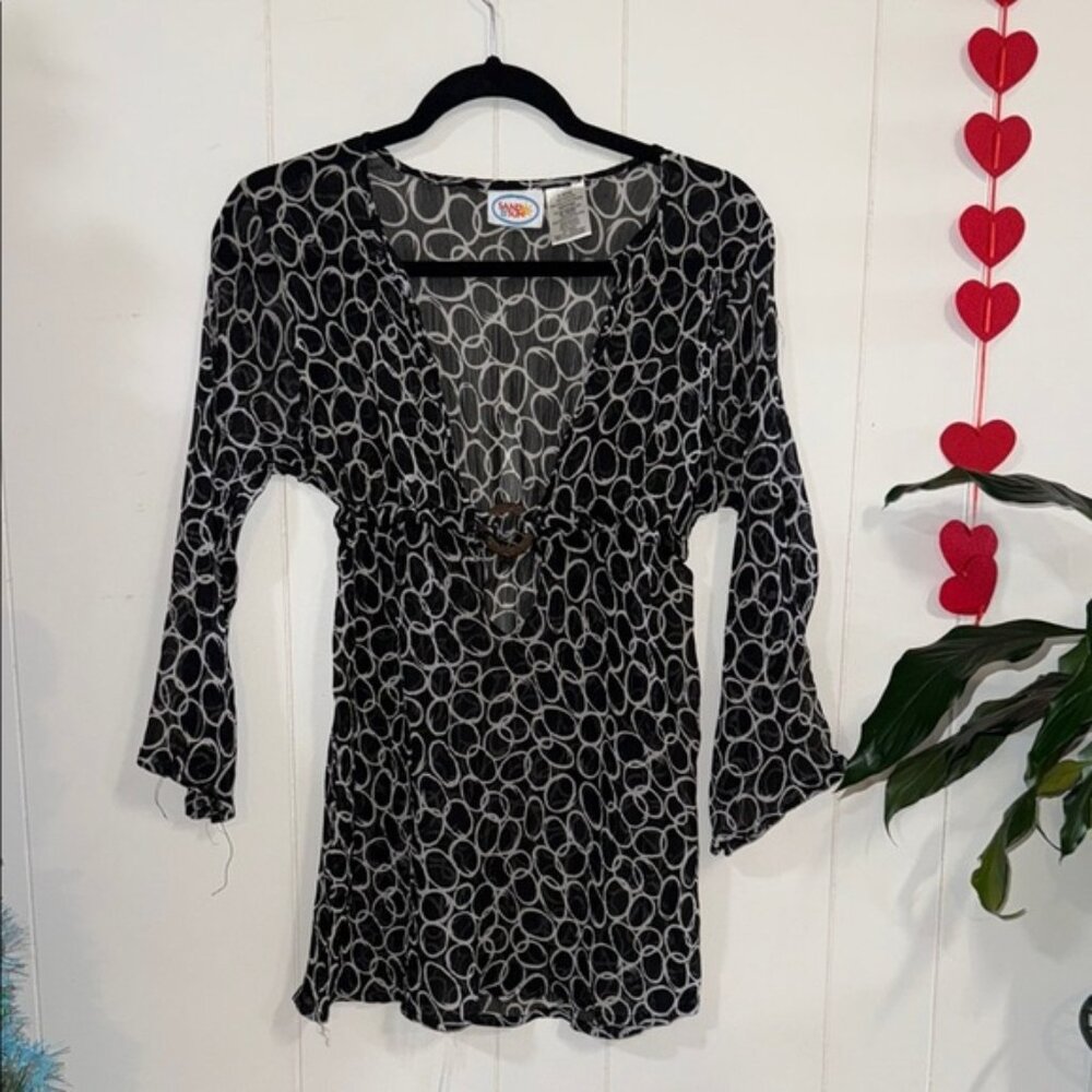 Black and White Patterned Top